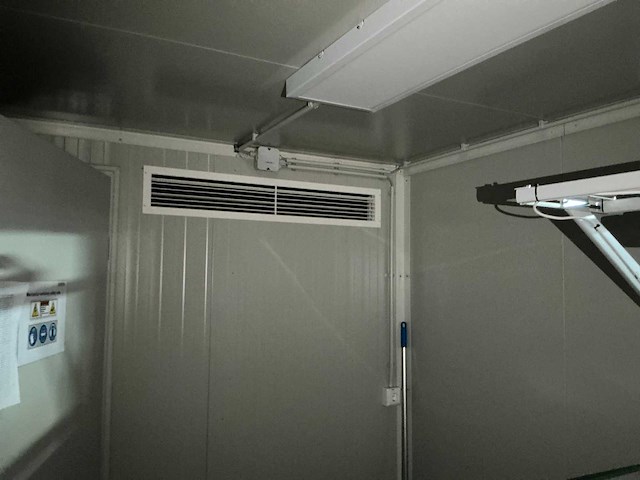 Kantoorunit ca 108m2 uit 8 20ft containers - afbeelding 24 van  33