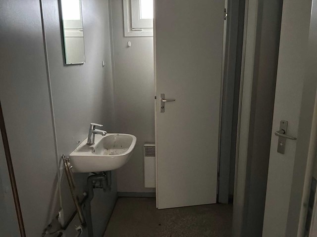 Kantoorunit met douche en toilet - afbeelding 3 van  20