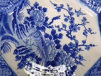 Kapitale (diam 46cm) 19de eeuws octogonale japanse arita-schotel - afbeelding 4 van  5