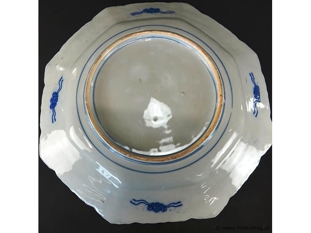 Kapitale (diam 46cm) 19de eeuws octogonale japanse arita-schotel - afbeelding 5 van  5
