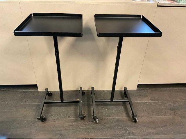 Kapperstools onverwoestbaar werkstation (2x) - afbeelding 1 van  3