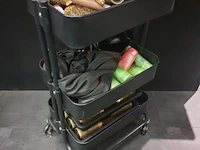 Kapperstrolley incl. inhoud o.a. shampoo, haarborstels & haarrollers