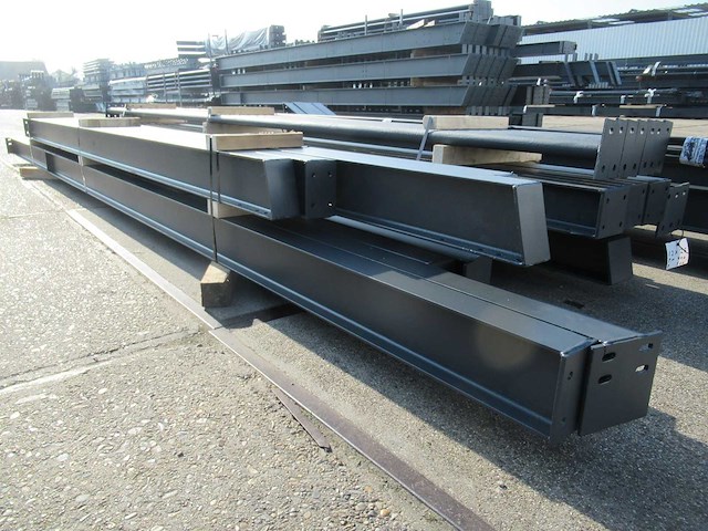 Kapschuur - staalconstructie 12 x 25 meter (300m2) - afbeelding 4 van  19