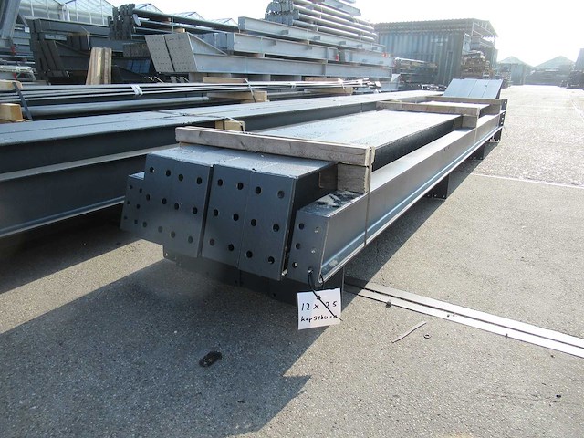 Kapschuur - staalconstructie 12 x 25 meter (300m2) - afbeelding 7 van  19