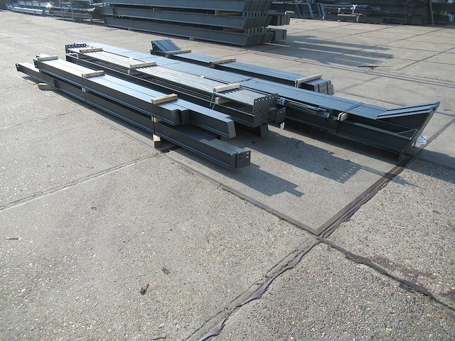 Kapschuur - staalconstructie 12 x 25 meter (300m2) - afbeelding 15 van  19