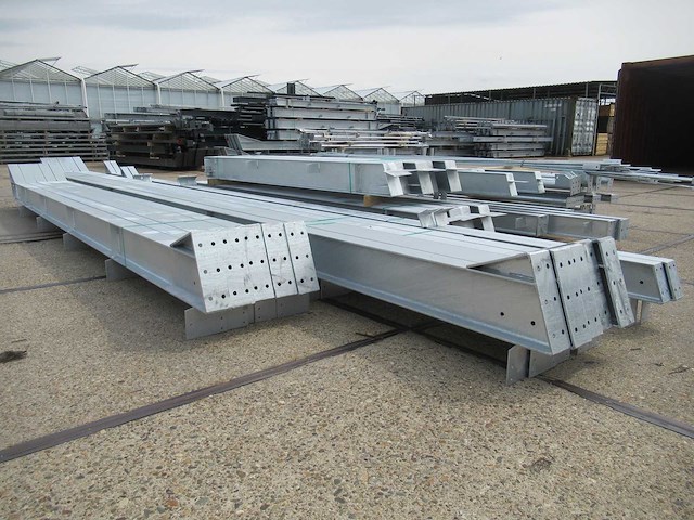 Kapschuur - staalconstructie 15 x 30 meter (450m2) - afbeelding 5 van  18