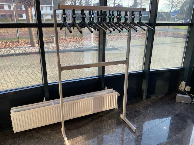 Kapstok - afbeelding 1 van  5