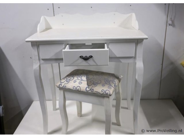 Kaptafel met kruk - afbeelding 2 van  3