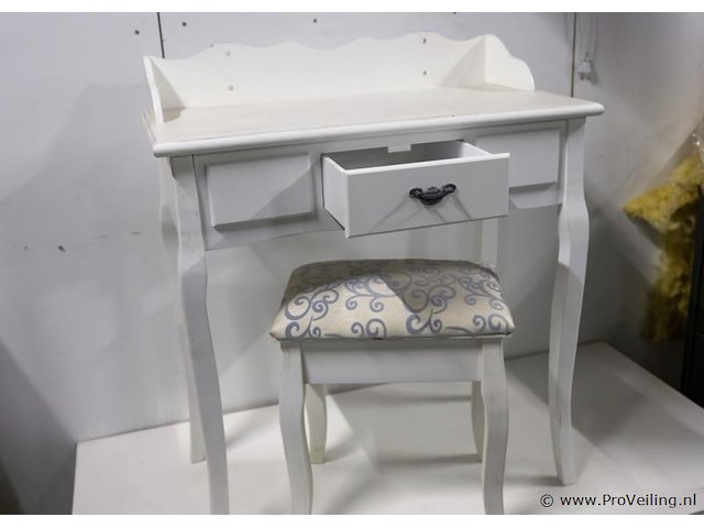 Kaptafel met kruk - afbeelding 3 van  3