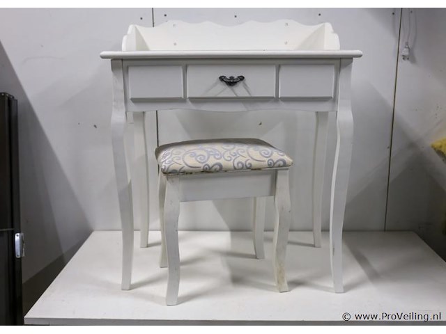 Kaptafel met kruk - afbeelding 1 van  3