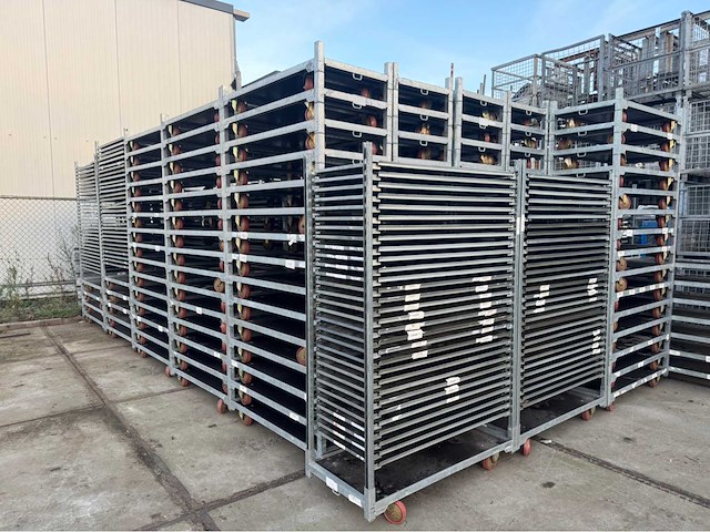 Kar (235x) met bled (848x) - afbeelding 1 van  14