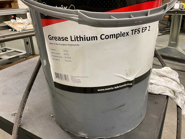 Kar met pneumatische vetpomp - afbeelding 6 van  7