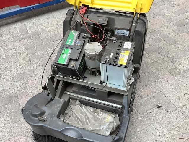 Karcher - 1998 - ksm 750 - zelfrijdende veegmachine - afbeelding 6 van  8