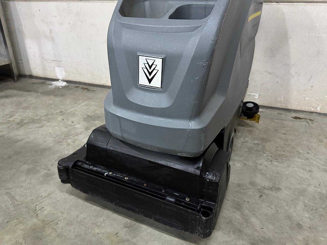 Karcher - b 40 c bp - accu's 2024 - sweeper, self driven - - afbeelding 8 van  9