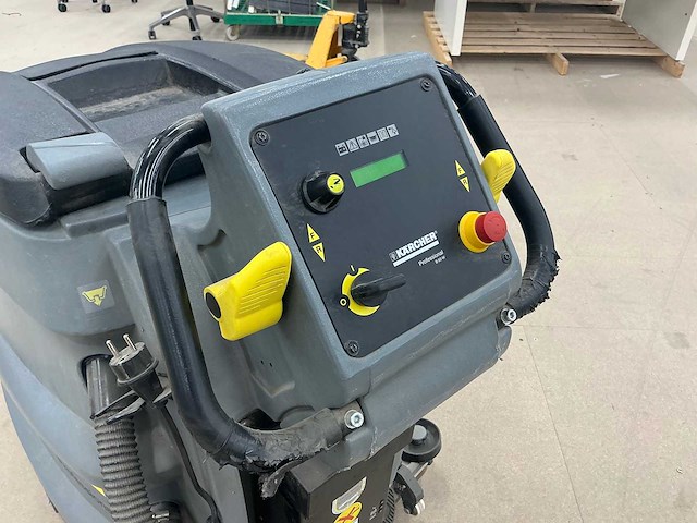 Kärcher - b 60 w - schrob/zuigmachine - afbeelding 4 van  7