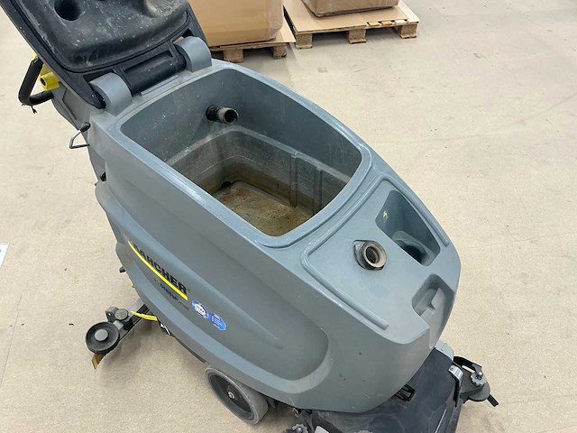 Kärcher - b 60 w - schrob/zuigmachine - afbeelding 6 van  7