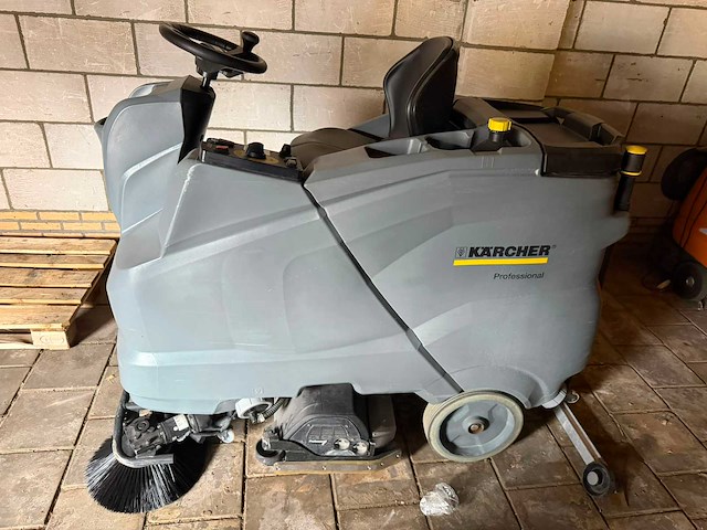 Karcher - b150 r - opzit schrob-veegmachine - afbeelding 2 van  8