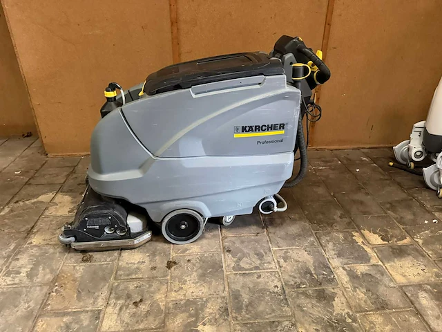 Karcher - b80w - schrob-zuigmachine - afbeelding 1 van  5
