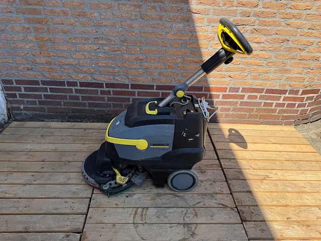 Karcher - bd 38/12 schrob-zuigmachine - afbeelding 1 van  4
