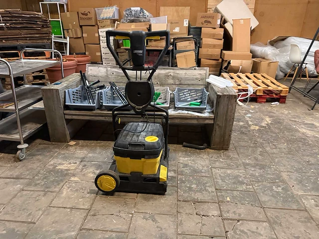 Karcher - bd 40/10 - schrob-zuigmachine - afbeelding 4 van  5