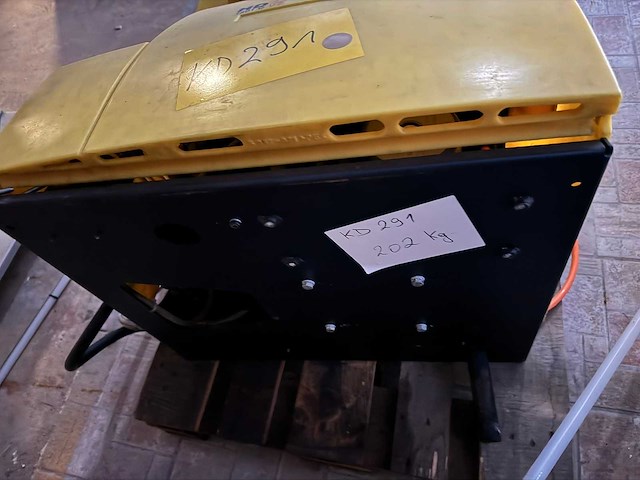 Kärcher - hd1401ch - high pressure-cleaner - 2002 (2x) - afbeelding 2 van  4