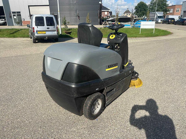 Karcher - km 100/100r - zelfrijdende veegmachine - afbeelding 8 van  14