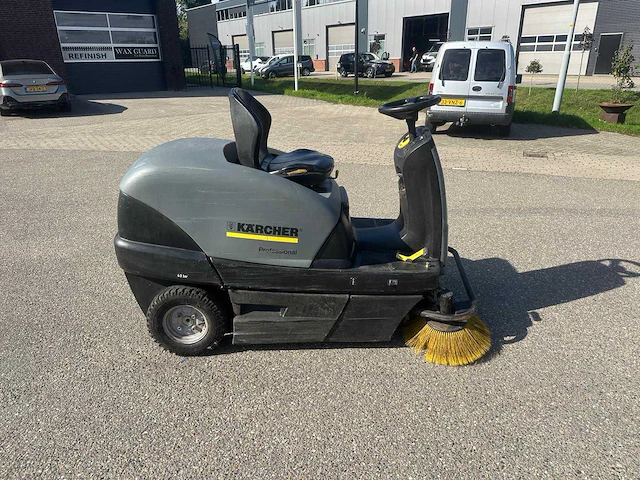 Karcher - km 100/100r - zelfrijdende veegmachine - afbeelding 1 van  14