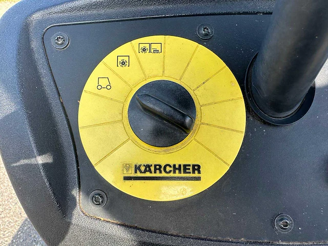 Karcher - km 100/100r - zelfrijdende veegmachine - afbeelding 10 van  14