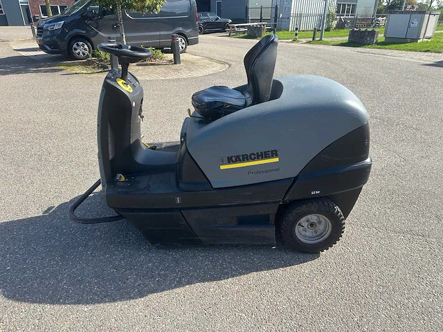 Karcher - km 100/100r - zelfrijdende veegmachine - afbeelding 12 van  14