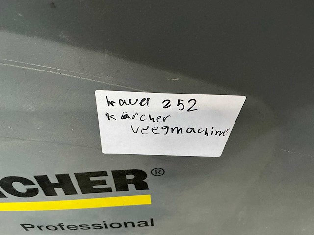Kärcher - km 105/110r - straatveegmachine - afbeelding 9 van  17