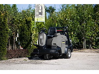Kärcher - km 105/110r - straatveegmachine - afbeelding 1 van  17