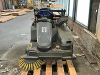 Kärcher - km 105/110r - straatveegmachine - afbeelding 11 van  17