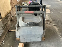 Kärcher - km 105/110r - straatveegmachine - afbeelding 16 van  17