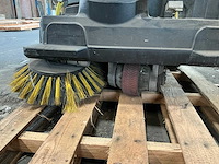 Kärcher - km 105/110r - straatveegmachine - afbeelding 17 van  17