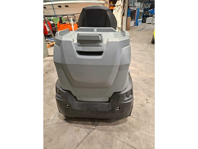 Karcher - km 90/60 r - karcher zelfrijdende veegmachine - afbeelding 9 van  10