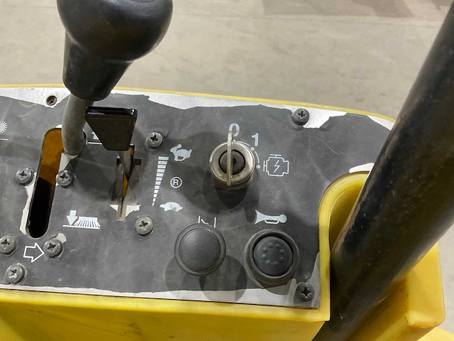 Kärcher - kmr 1250 - veegmachine - afbeelding 4 van  16