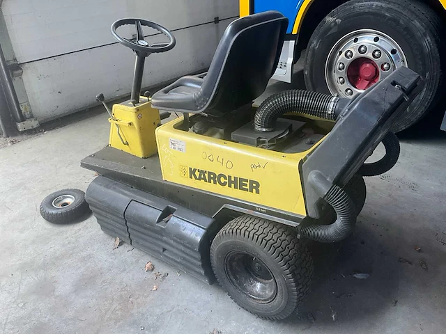 Karcher - kmr-trac - zelfrijdende veegmachine - afbeelding 7 van  12