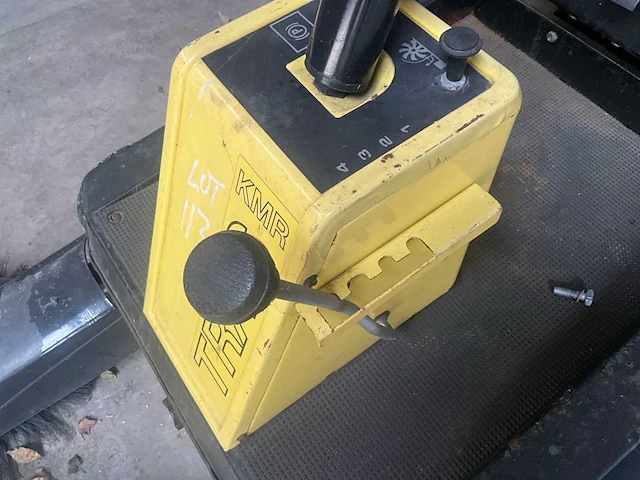 Karcher - kmr-trac - zelfrijdende veegmachine - afbeelding 12 van  12
