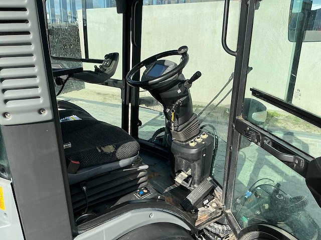 Kärcher - mc 130 - road and yard sweeper - 2015 - afbeelding 18 van  32