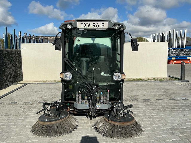Kärcher - mc 130 - road and yard sweeper - 2015 - afbeelding 12 van  32