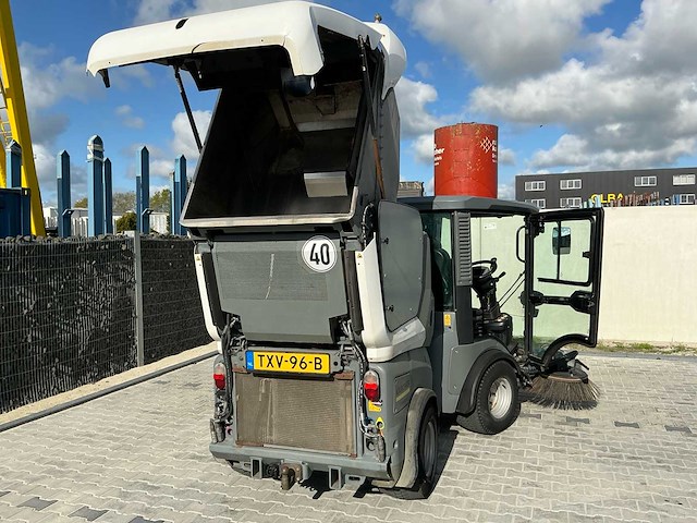 Kärcher - mc 130 - road and yard sweeper - 2015 - afbeelding 25 van  32