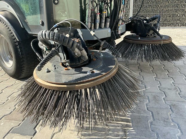 Kärcher - mc 130 - road and yard sweeper - 2015 - afbeelding 5 van  23