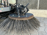 Kärcher - mc 130 - road and yard sweeper - 2015 - afbeelding 24 van  32
