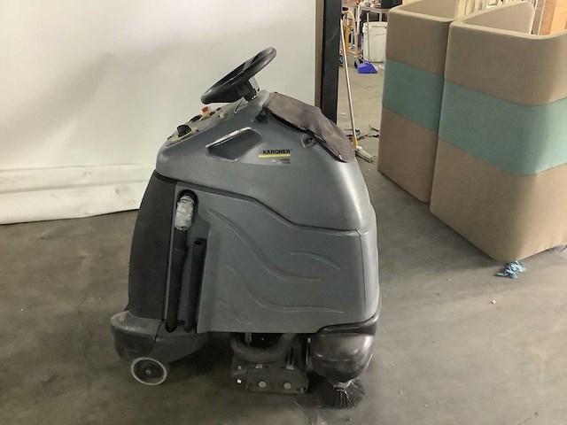 Karcher - veegmachine - afbeelding 2 van  9