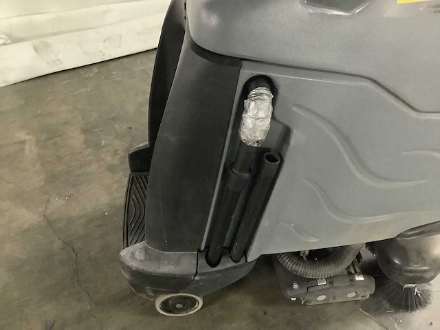 Karcher - veegmachine - afbeelding 4 van  9