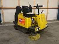 Kärcher 1250 zelfrijdende veegmachine - afbeelding 6 van  12