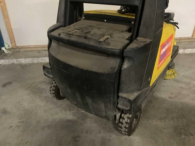 Kärcher 1250 zelfrijdende veegmachine - afbeelding 11 van  12