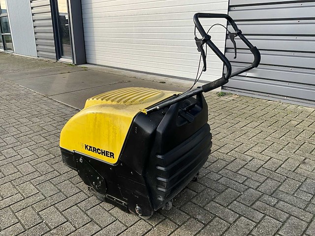 Karcher 750 sm zelfrijdende veegmachine - afbeelding 4 van  7