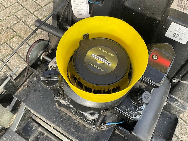 Karcher 750 sm zelfrijdende veegmachine - afbeelding 6 van  7