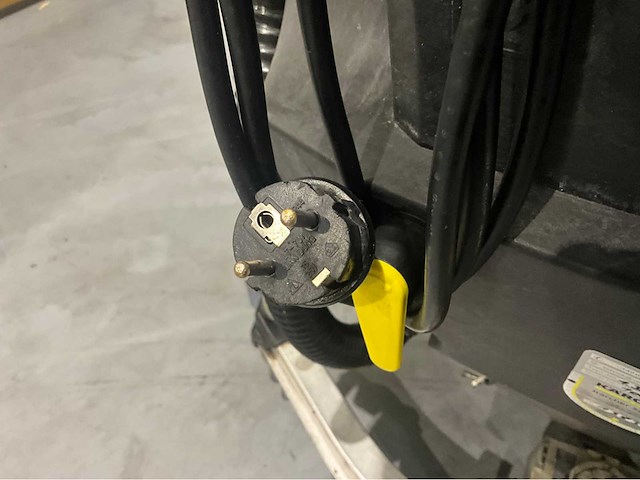 Karcher b 60 w bp accu’s 2022 zelfrijdende schrobmachine - afbeelding 10 van  13